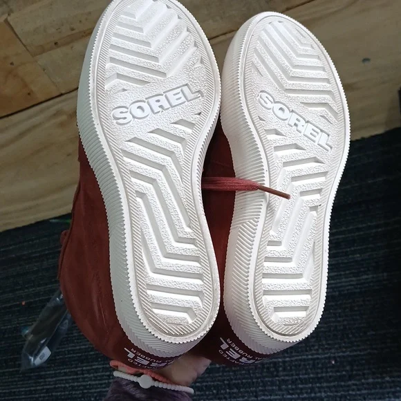 Sorel NWT Burgandy Out N About Slip on Wedge shoes 6 Waterproof - Picture 8 of 8